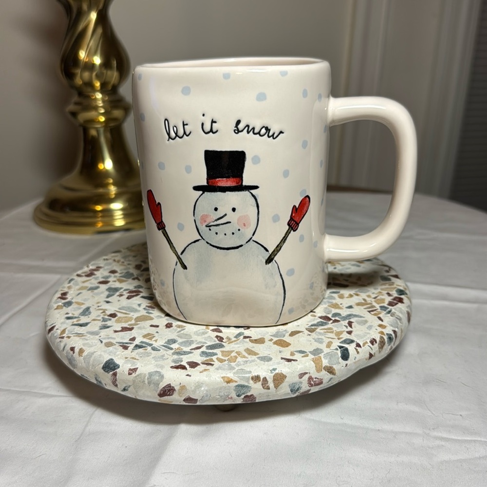 Rae Dunn Let it Snow coffee/tea mug